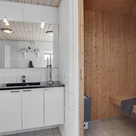 Asel - 4km From The Sea By Interhome